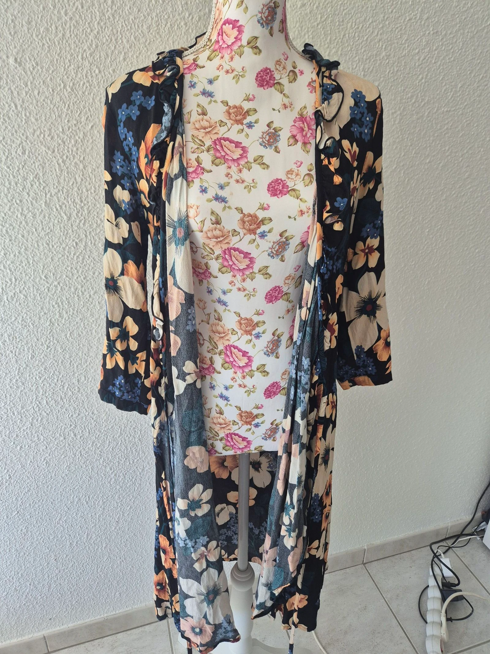 Kimono longo King Louie floral preto azul bege tamanho 40 boho chic viscose – photo 4